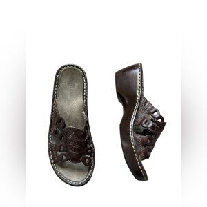 Elegant Brown Women's Leather Mules